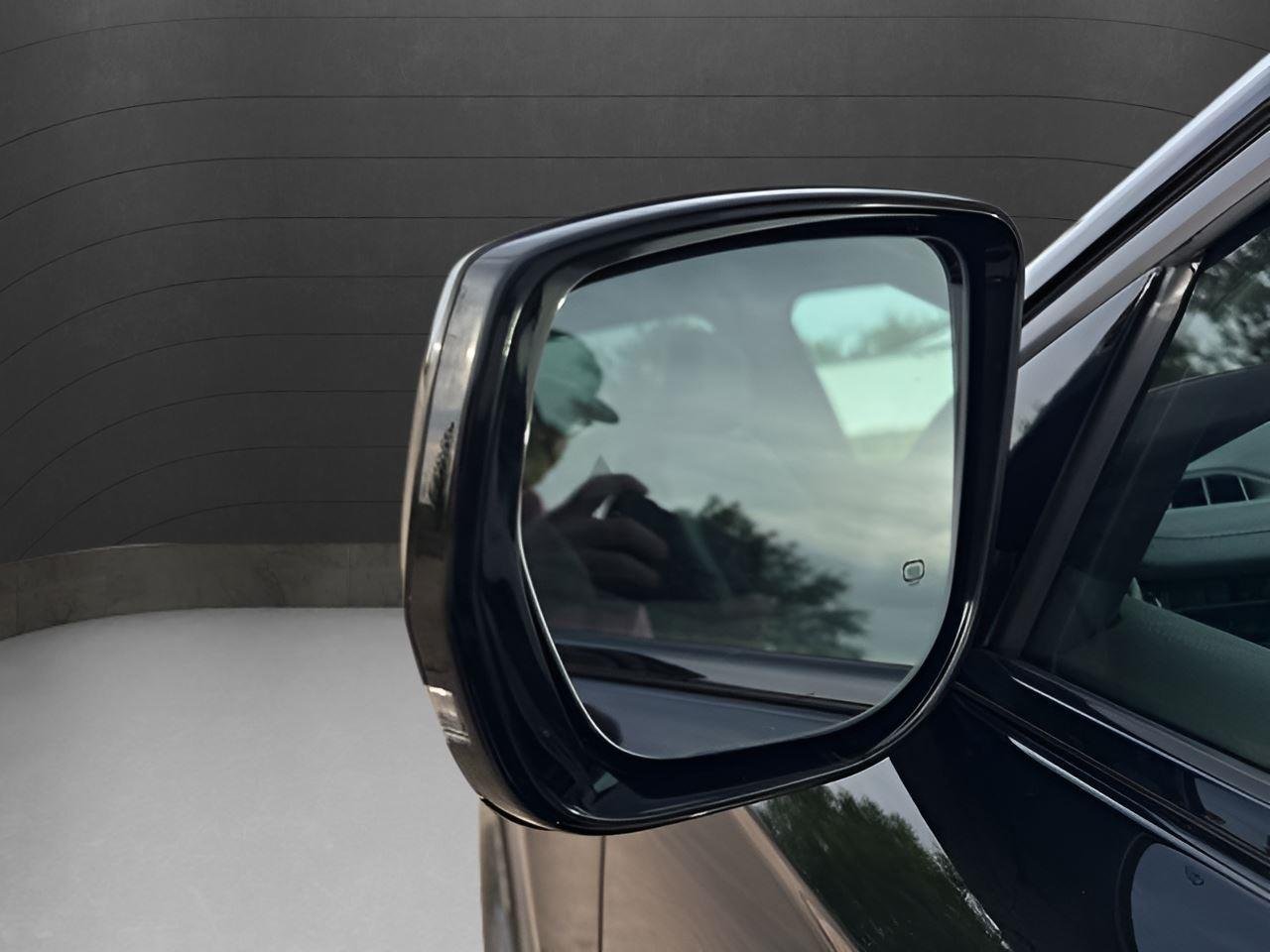 New 2026 Diamond Black Crystal Pearlcoat Jeep Laredo Altitude image 10