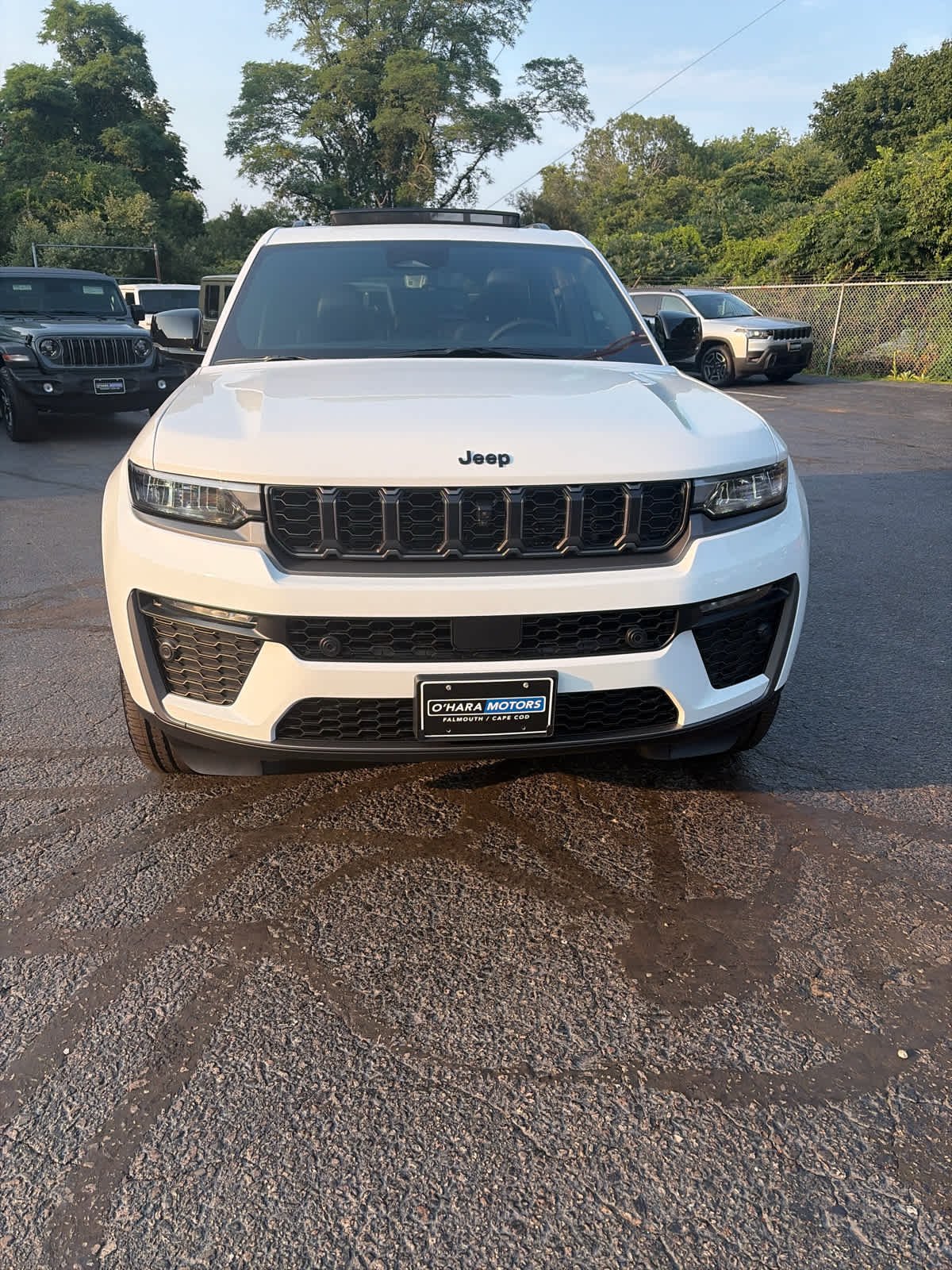 New 2026 Bright White Clear-Coat Exterior Paint Jeep 85th Anniversary Edition image 2
