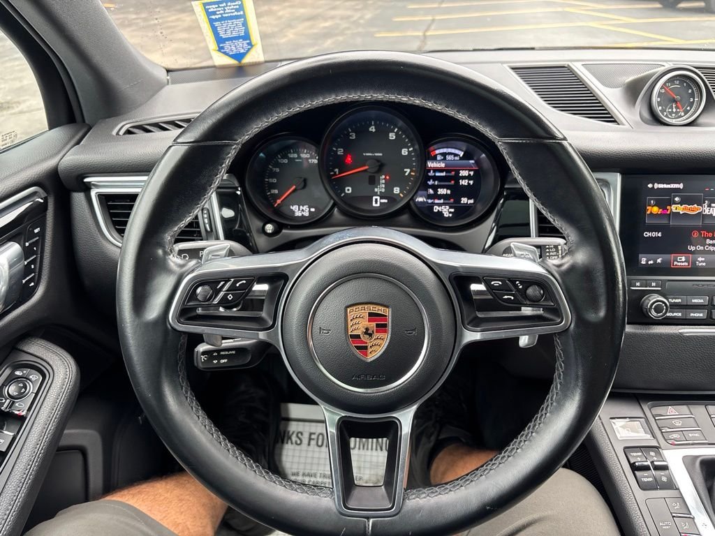 Used 2017 White Porsche Base image 26