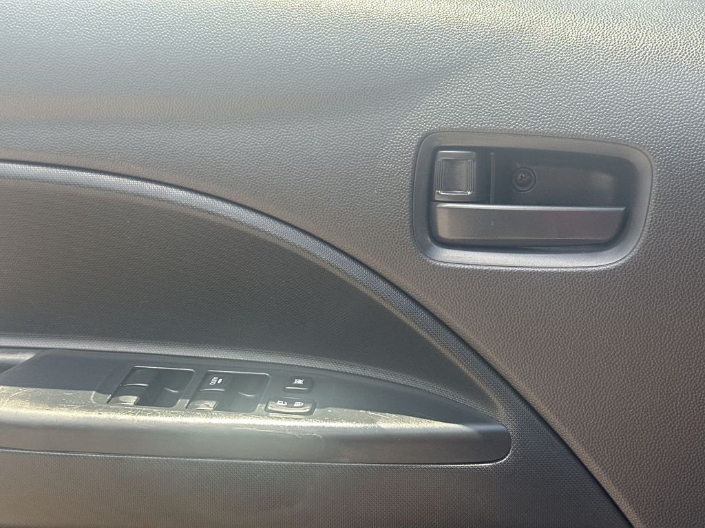 Used 2024 Black Mitsubishi ES image 29