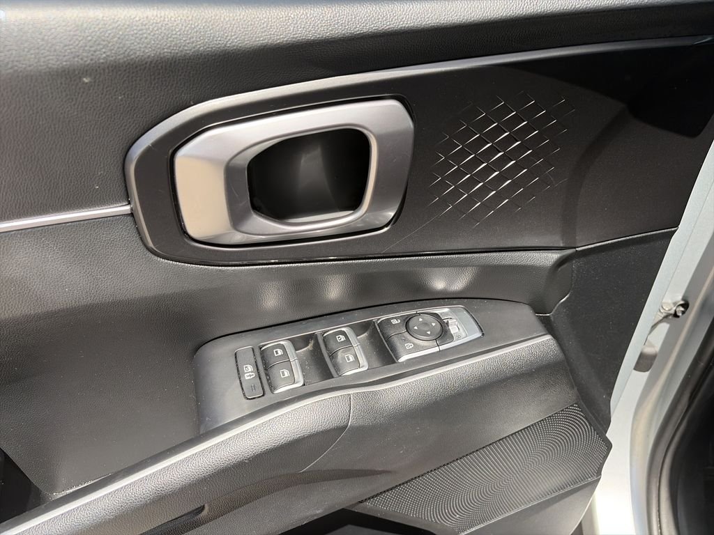 Used 2021 Silver Kia S image 18