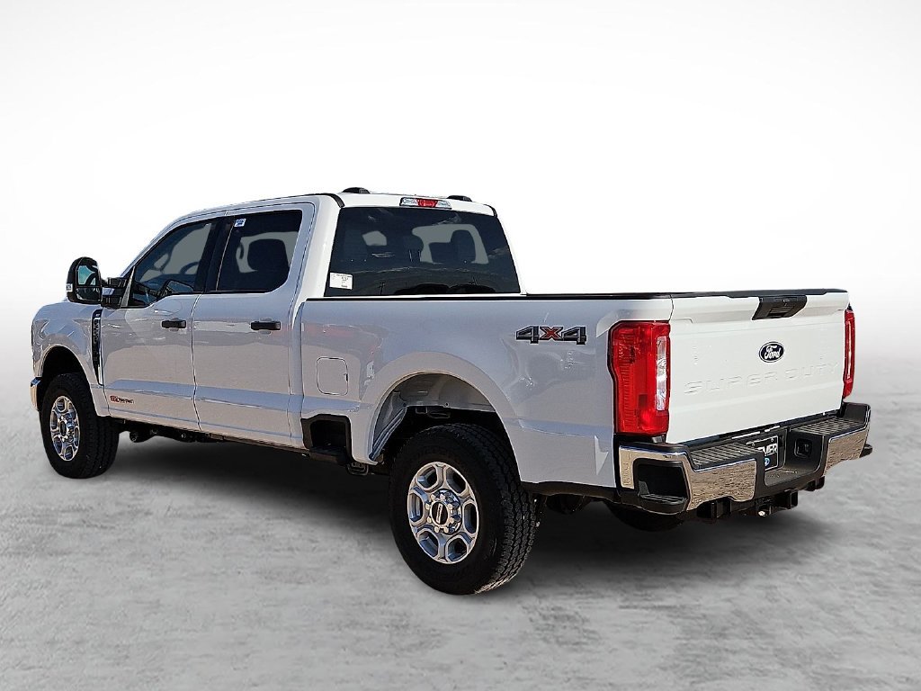 New 2027 Oxford White Ford F-250® XLT image 7