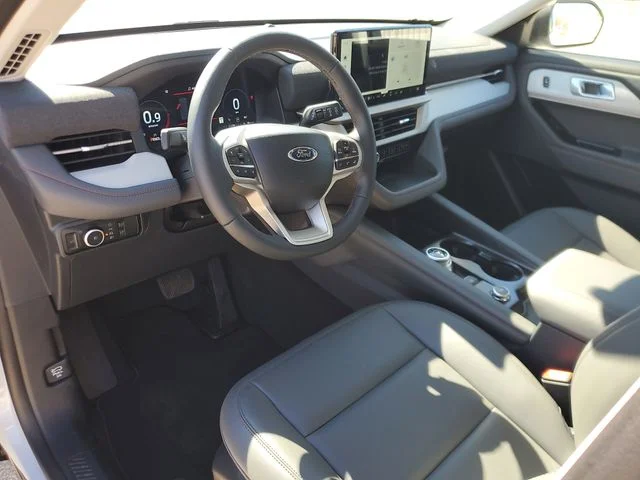New 2026 Space White Metallic Ford Active image 17