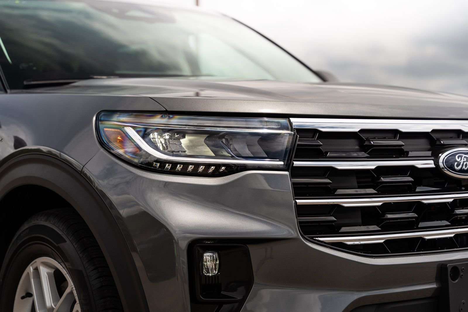 New 2026 Carbonized Gray Metallic Ford Active image 6
