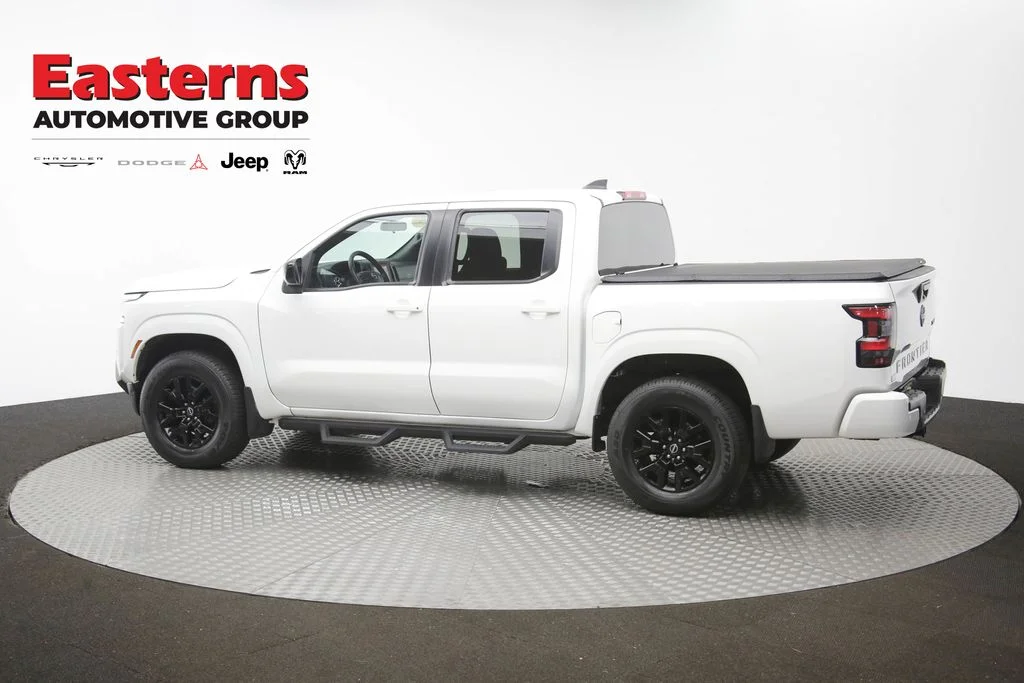 Used 2023 White Nissan SV image 57
