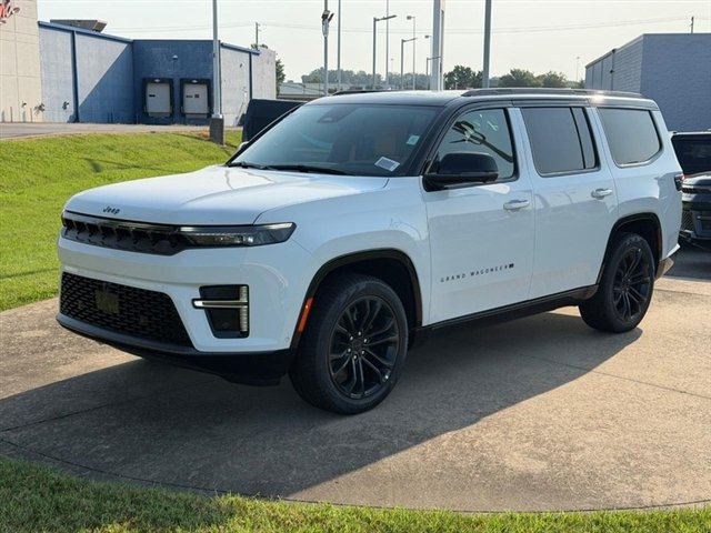 New 2026 Bright White Clear-Coat Exterior Paint Jeep Summit Reserve image 1
