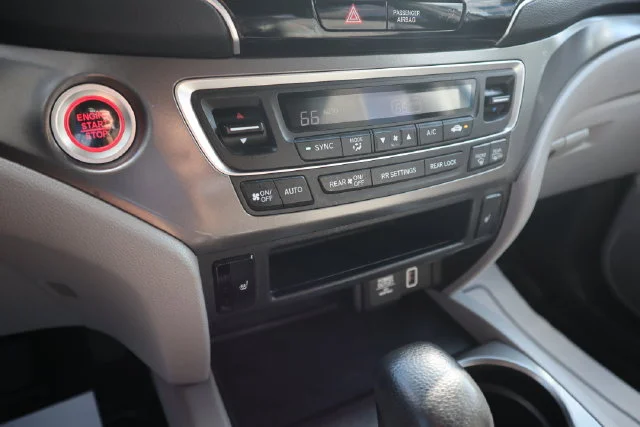 Used 2020 Lunar Silver Metallic Honda EX image 14