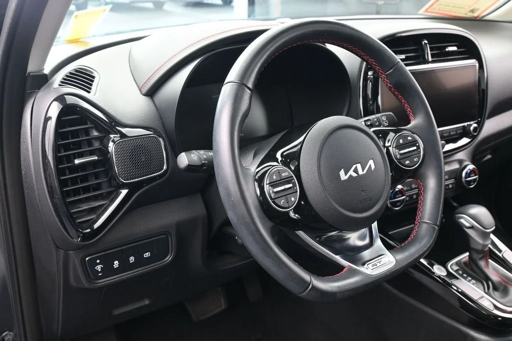 Used 2024 Gravity Gray Kia GT-Line image 13