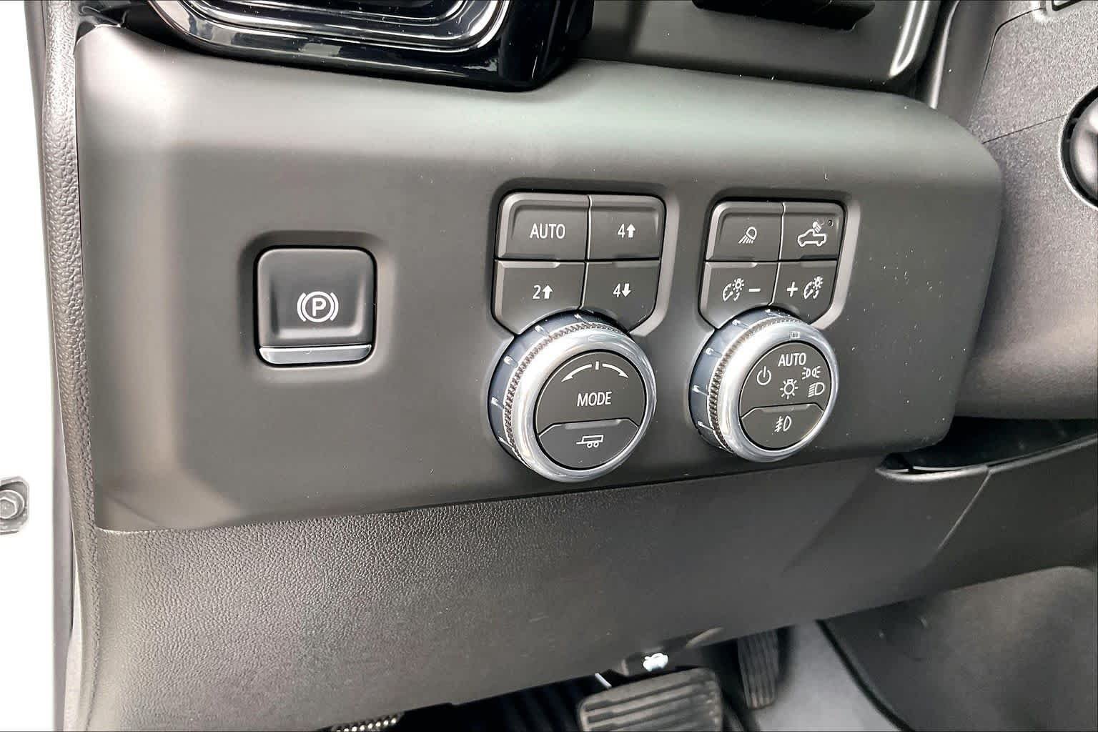 Used 2026 Summit White GMC AT4 image 15