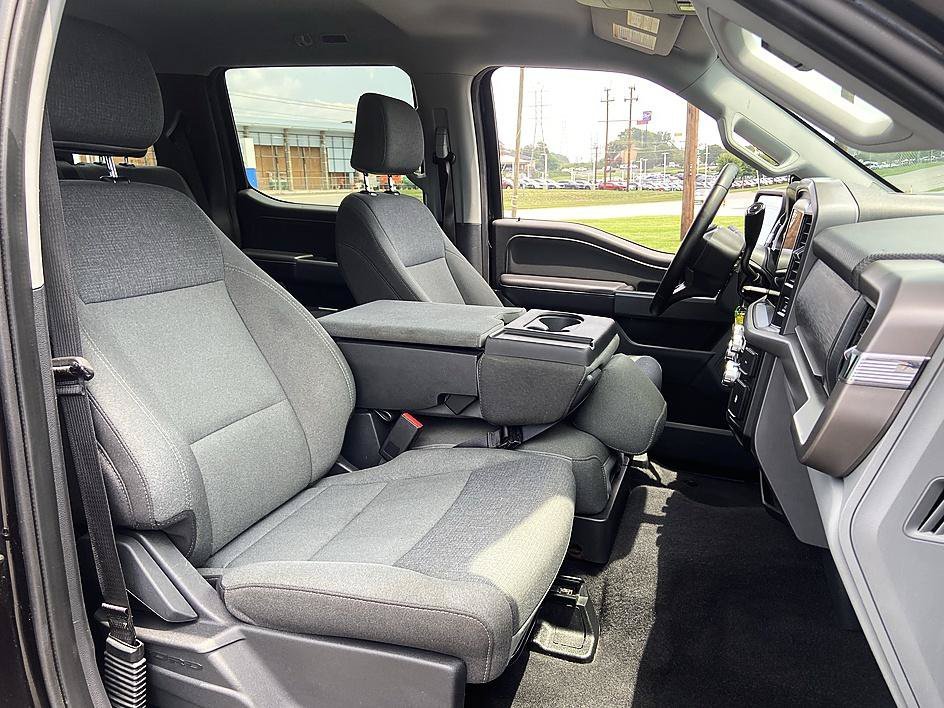 Used 2025 Black Metallic Ford XLT image 26