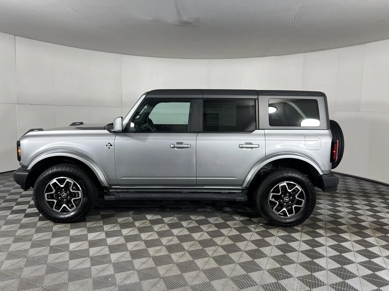 Used 2023 Iconic Silver Ford Outer Banks image 14