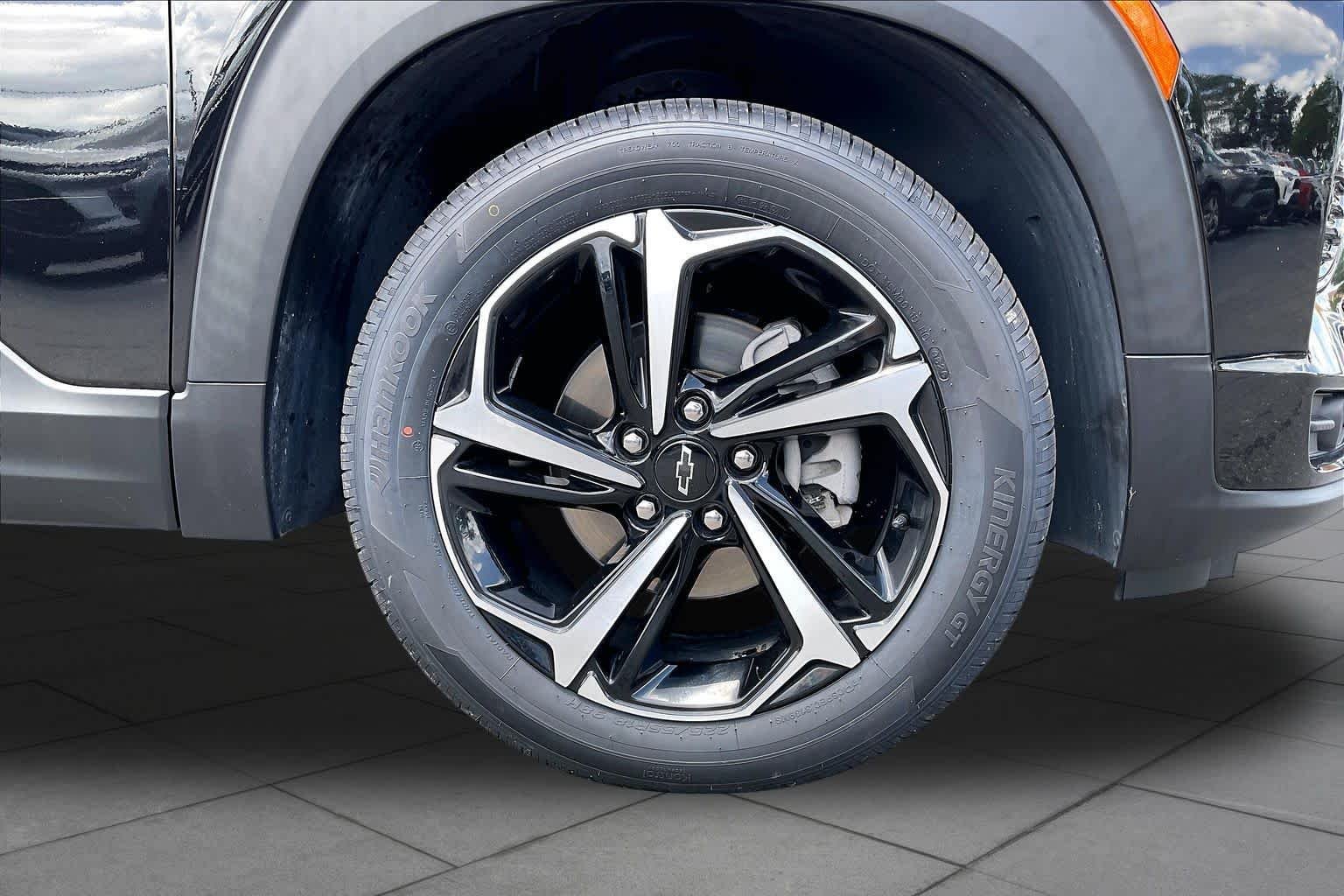 Used 2021 MOSAIC BLACK METALLIC Chevrolet RS image 10