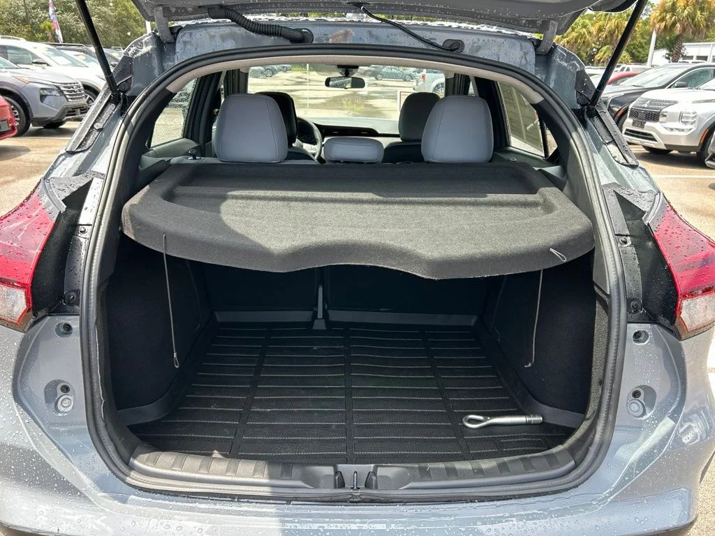 Used 2024 Boulder Gray Metallic Nissan SR image 47