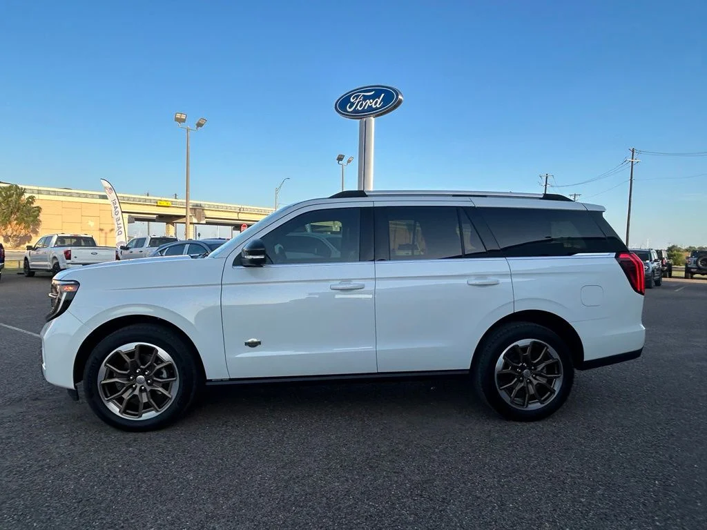 New 2027 Star White Metallic Tri-Coat Ford King Ranch® image 4