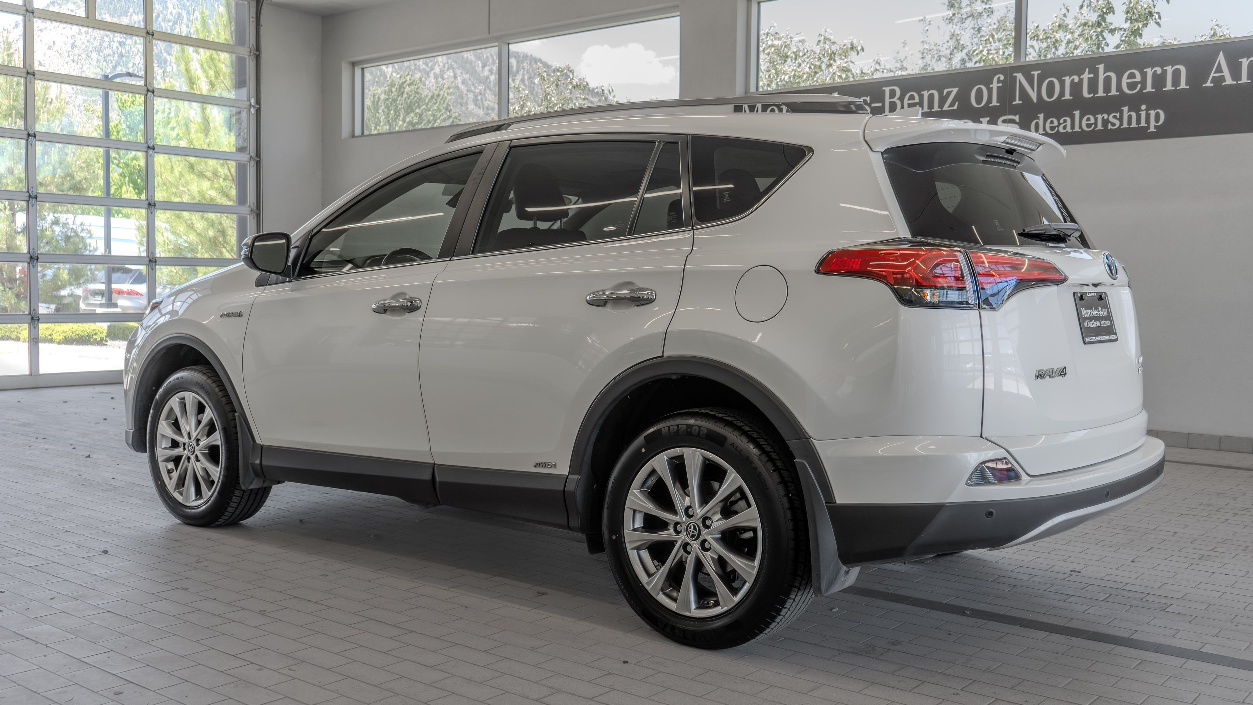 Used 2018 Blizzard Pearl Toyota Limited image 13