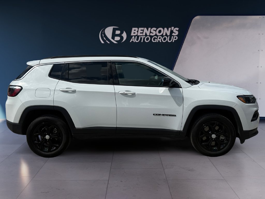 Used 2024 White Jeep Latitude image 6