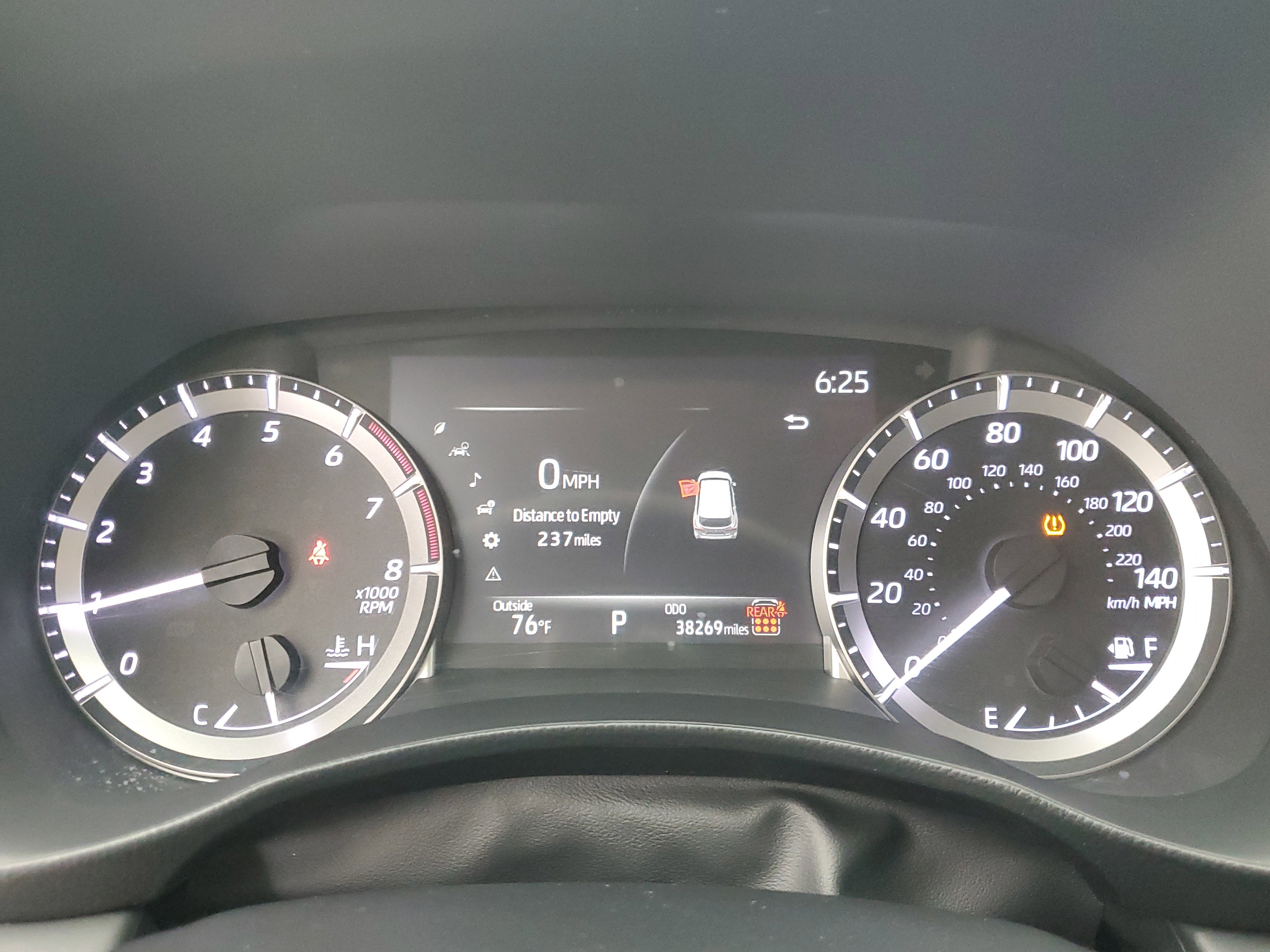 2024 Toyota Highlander LE - Photo 27