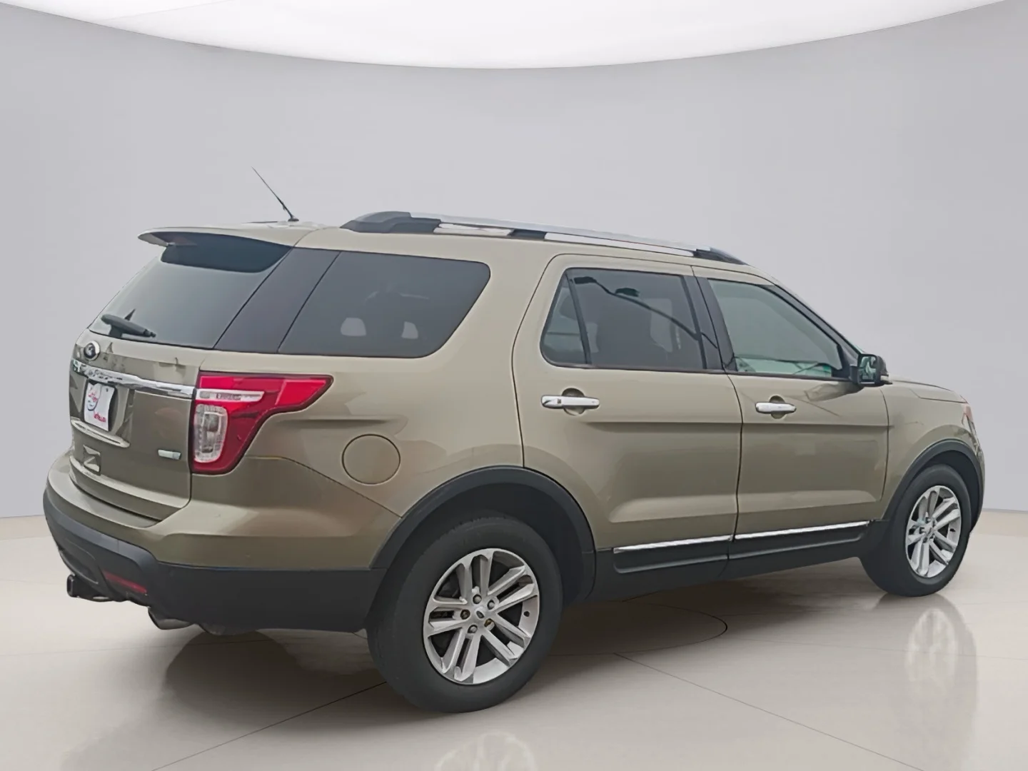 Used 2013 Gold Ford XLT image 5