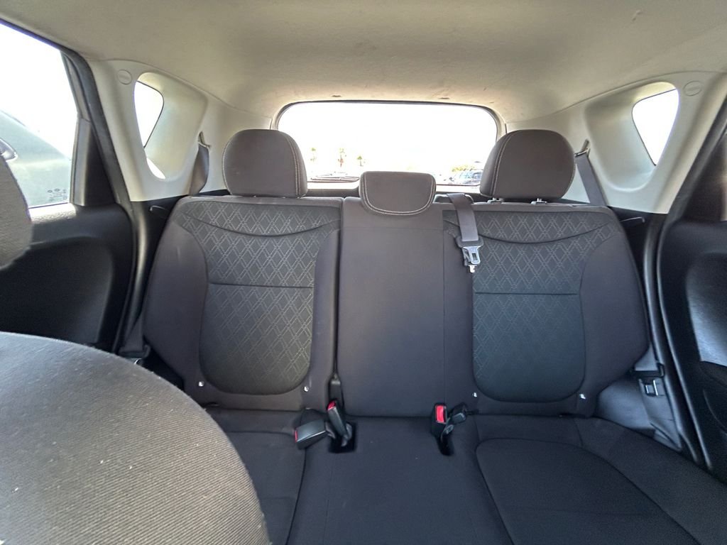 Used 2016 Gray Kia Base image 19
