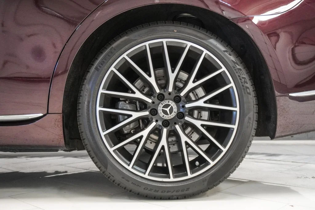 Used 2022 Red Mercedes-Benz S 580 image 39