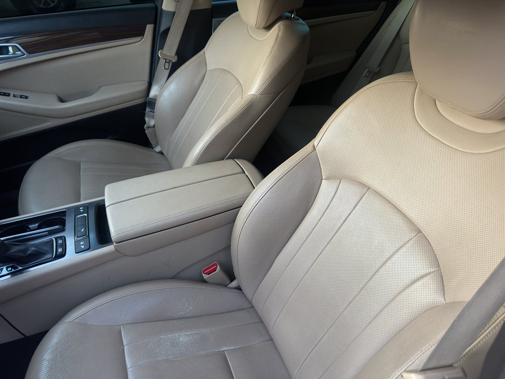 Used 2018 Serengeti Brown Genesis 3.8L image 5