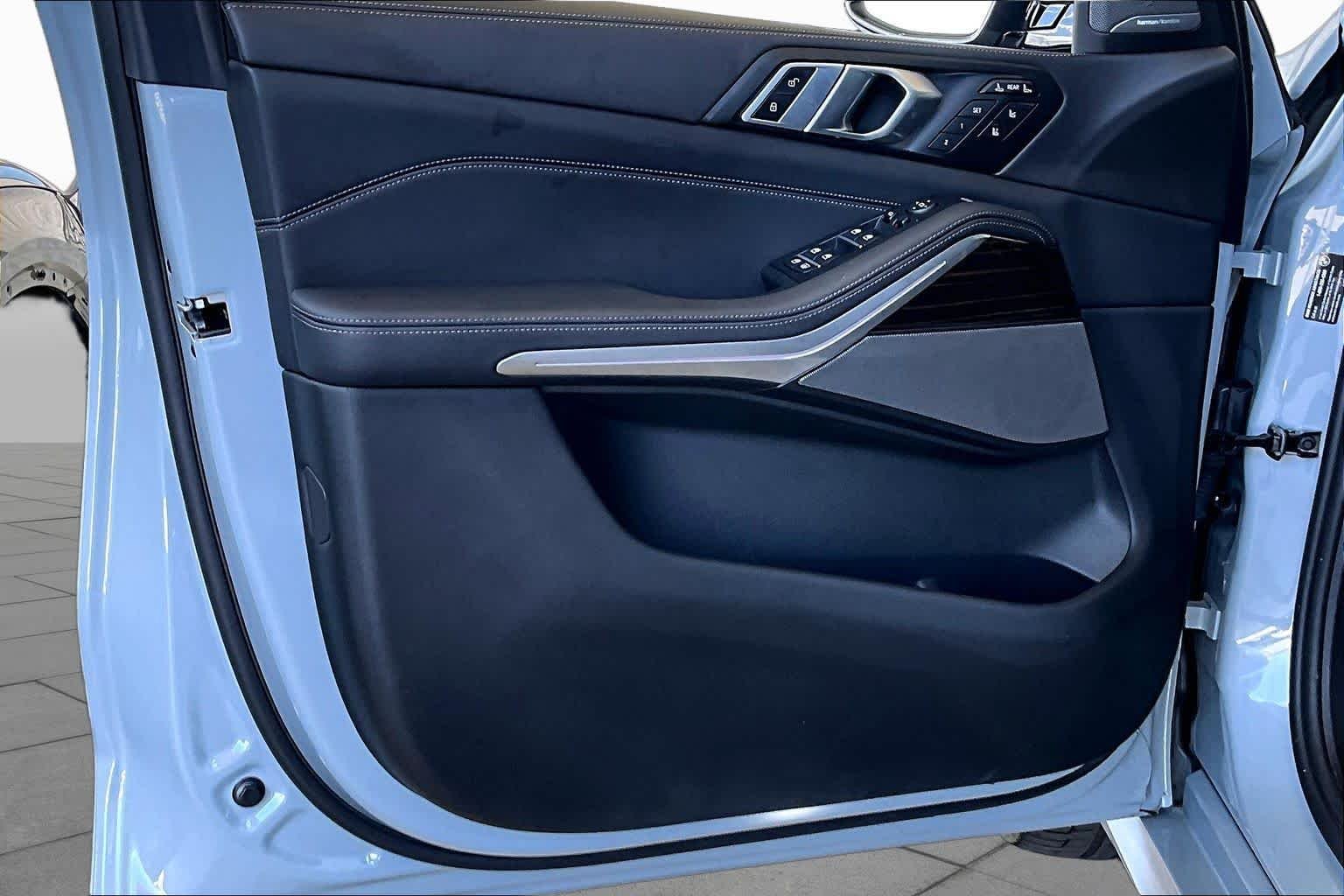Used 2026 Brooklyn Grey Metallic BMW xDrive40i image 22