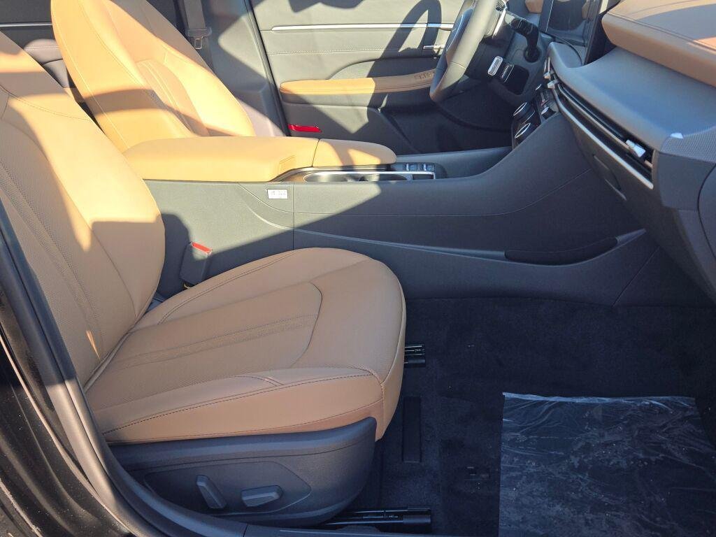 New 2026 Black Hyundai Limited image 7