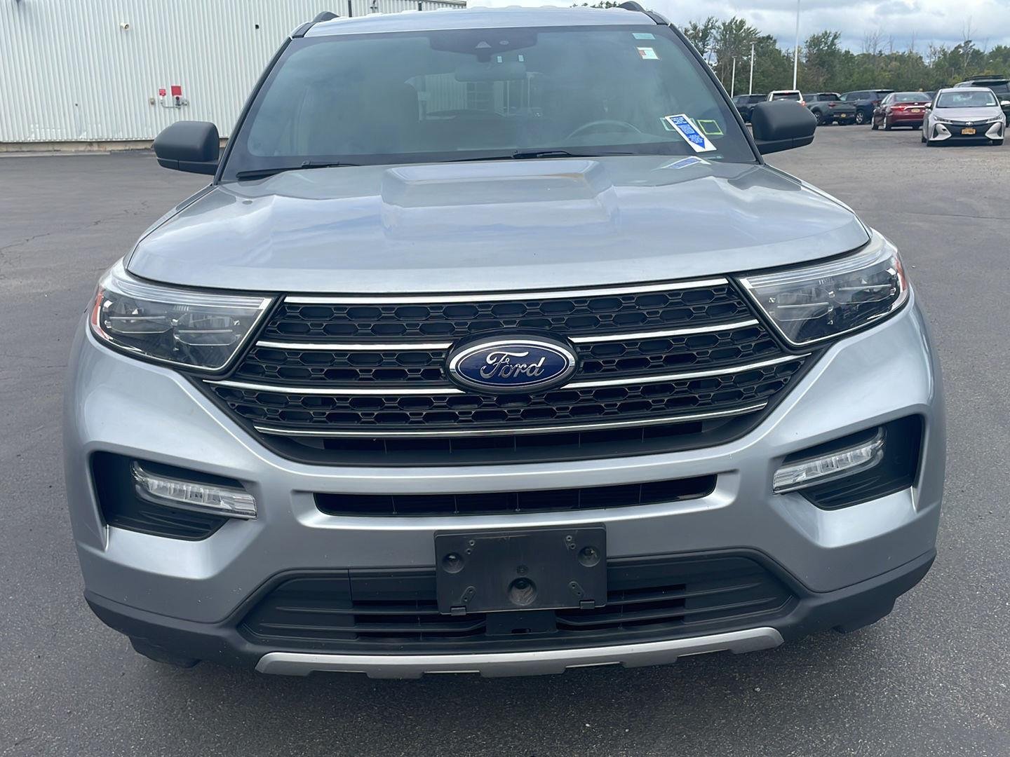 Used 2020 Iconic Silver Ford XLT image 9