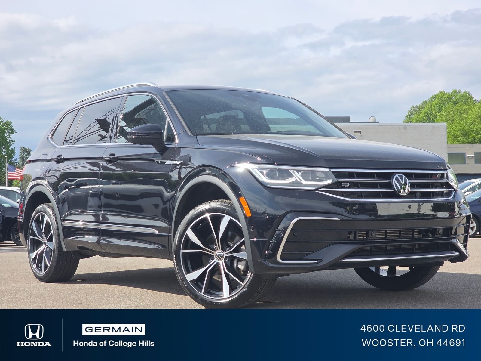 2024 Volkswagen Tiguan 2.0T SEL R-Line 4Motion's photo