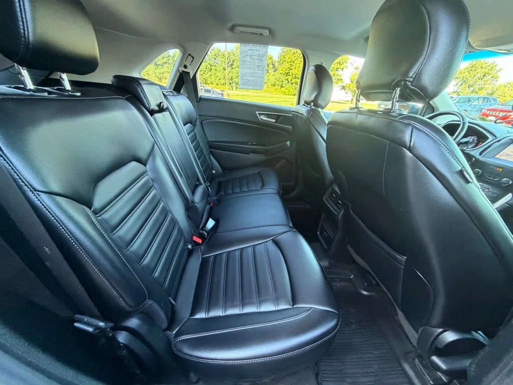 Used 2019 Green Ford SEL image 39