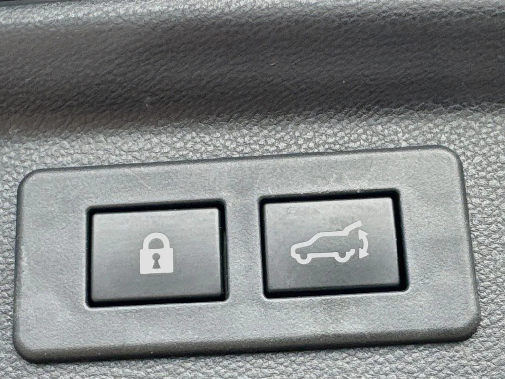 Used 2020 Blue Subaru Touring image 33