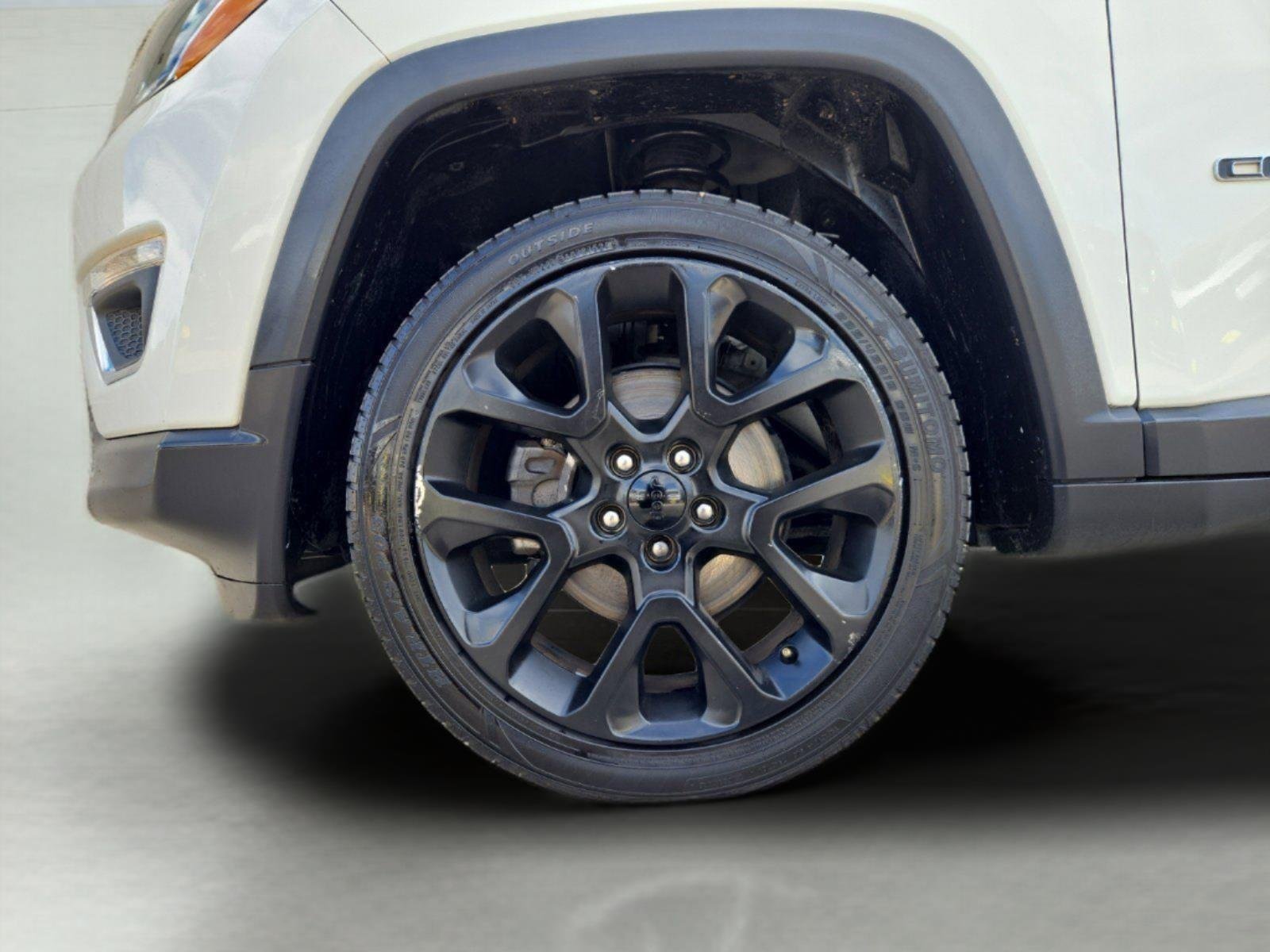 Used 2018 White Clearcoat Jeep Limited image 10