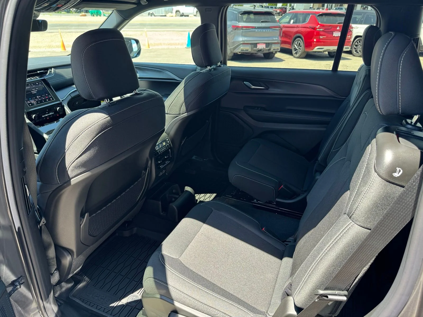 New 2026 Baltic Gray Metallic Clear-Coat Exterior Paint Jeep Laredo X image 25