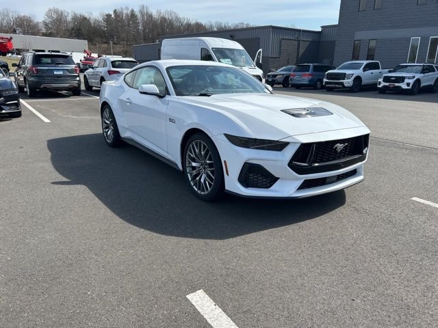White 2025 Ford Mustang GT Premium Fastback RWD Coupe Rear-Wheel Drive 6-Speed Manual