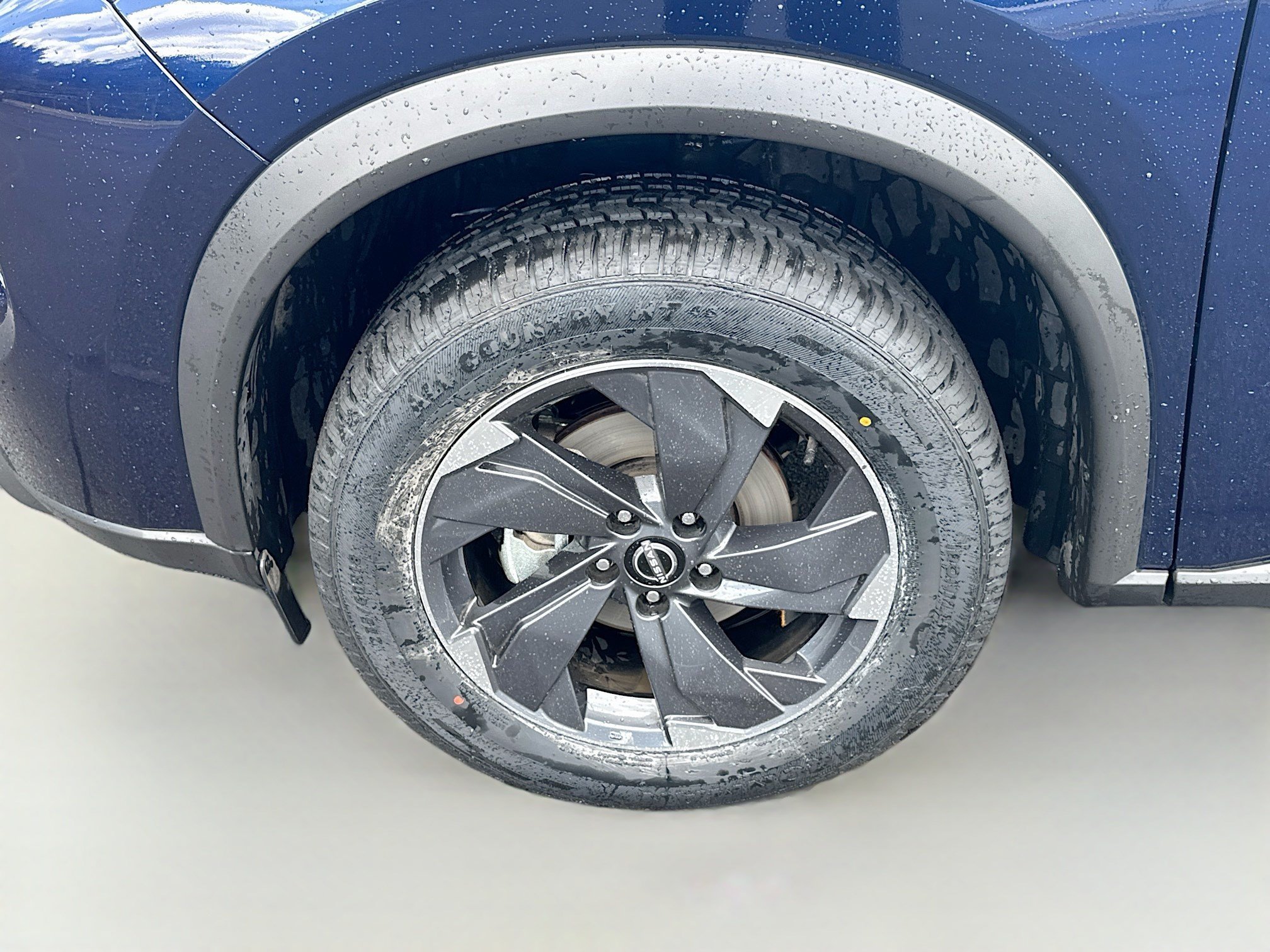 Used 2025 Deep Ocean Blue Pearl Nissan SV image 31