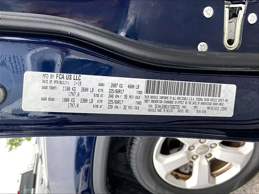 Used 2019 Blue Jeep Latitude image 36