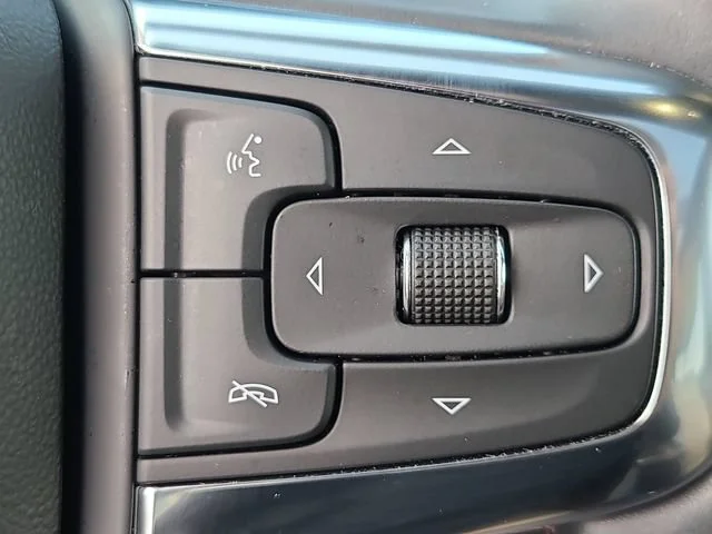 Used 2024 Iridescent Pearl Tricoat Chevrolet Premier image 28