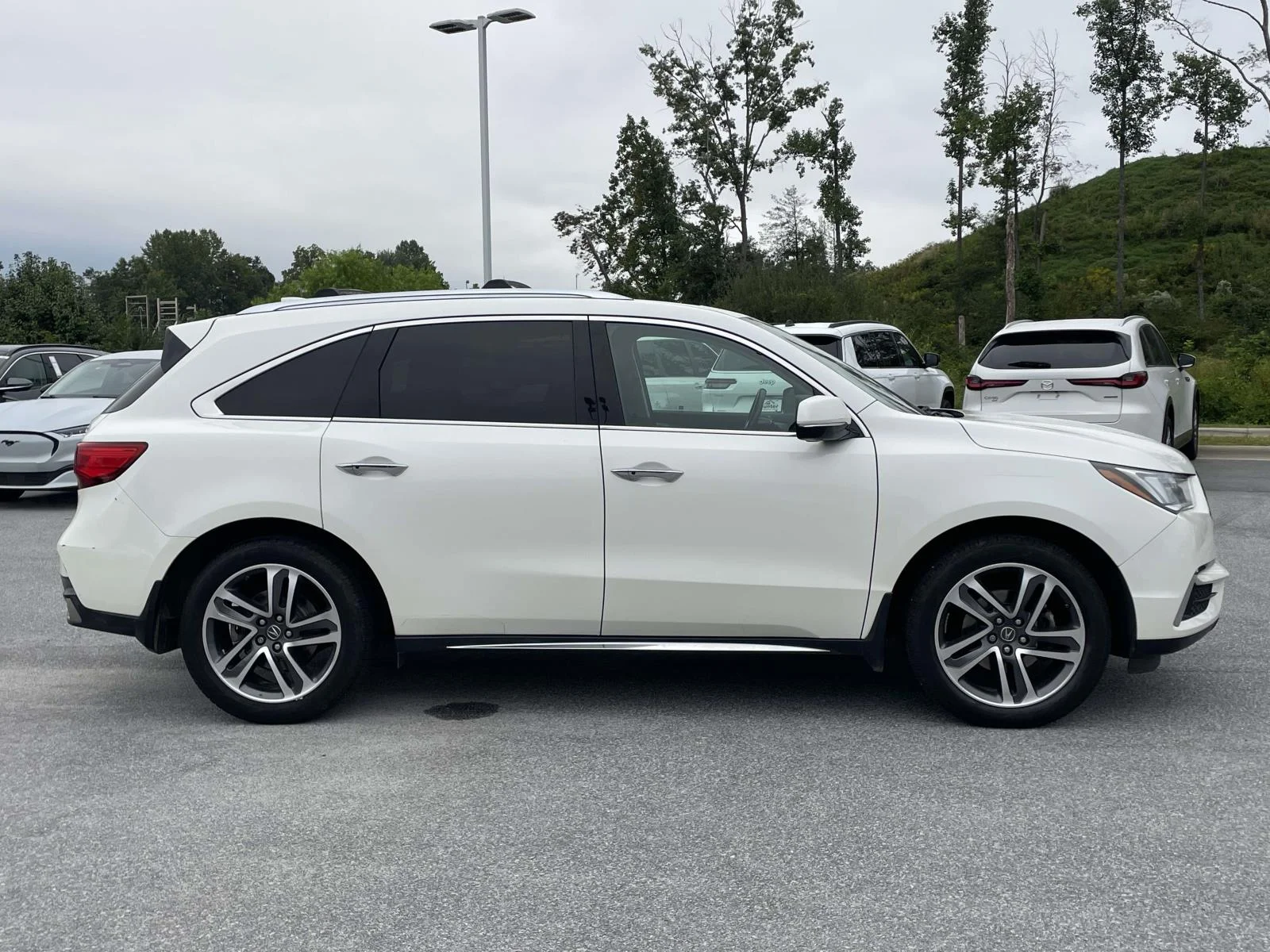 Used 2017 White Diamond Pearl Acura w/Advance Pkg image 30