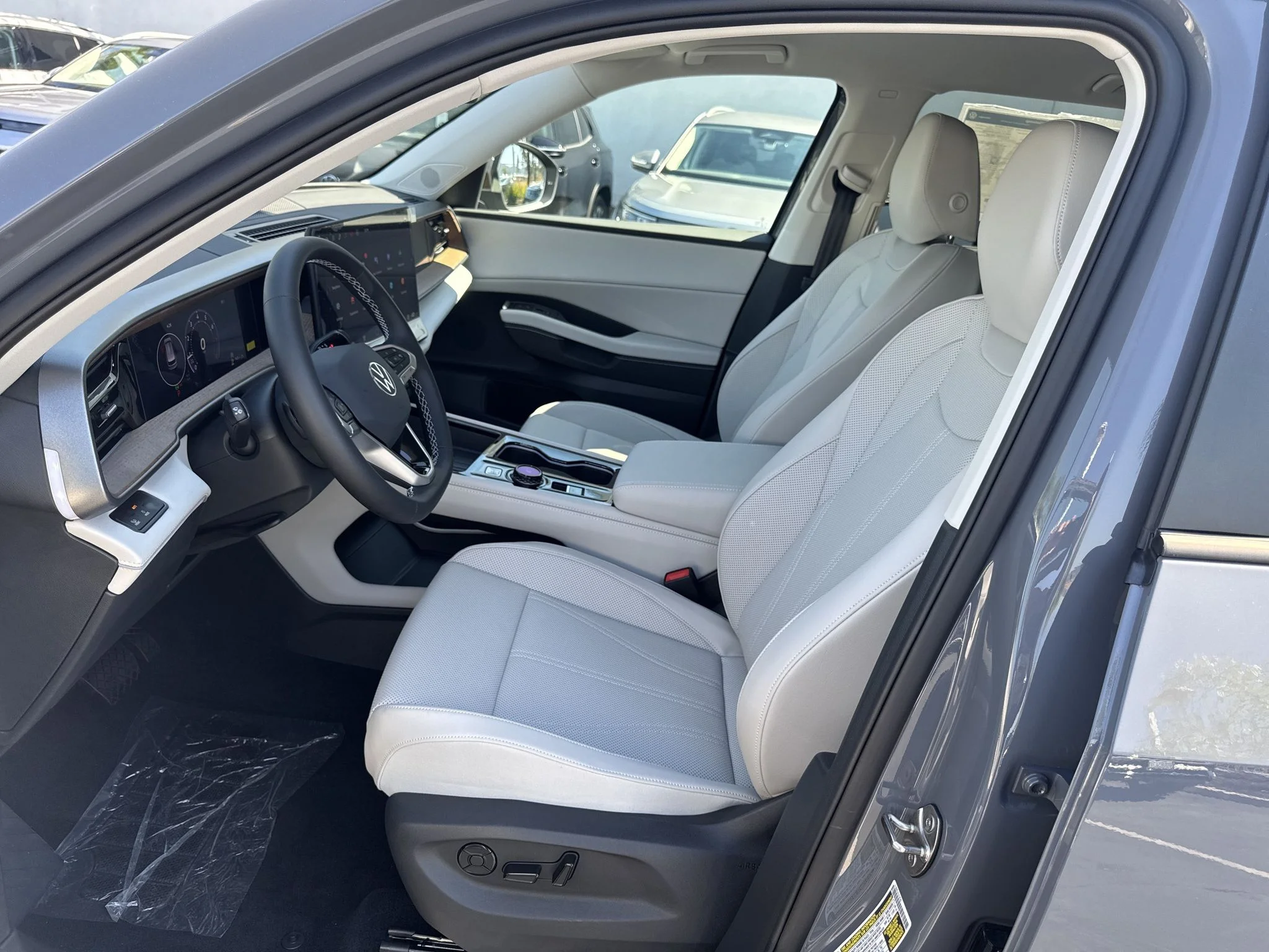 New 2027 Pure Gray Volkswagen SE w/Technology image 13