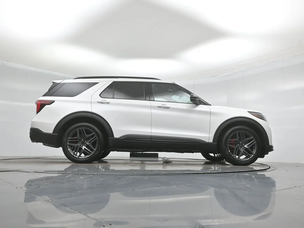 New 2026 Star White Metallic Tri-Coat Ford ST image 49