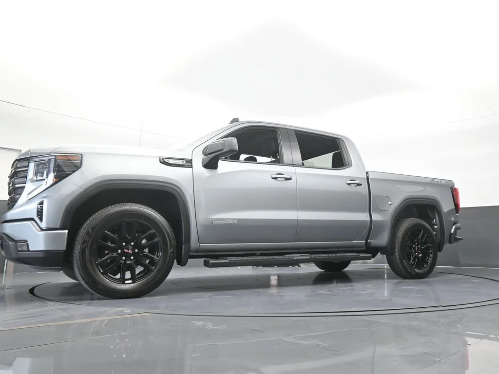 Used 2025 Sterling Metallic GMC Elevation image 52
