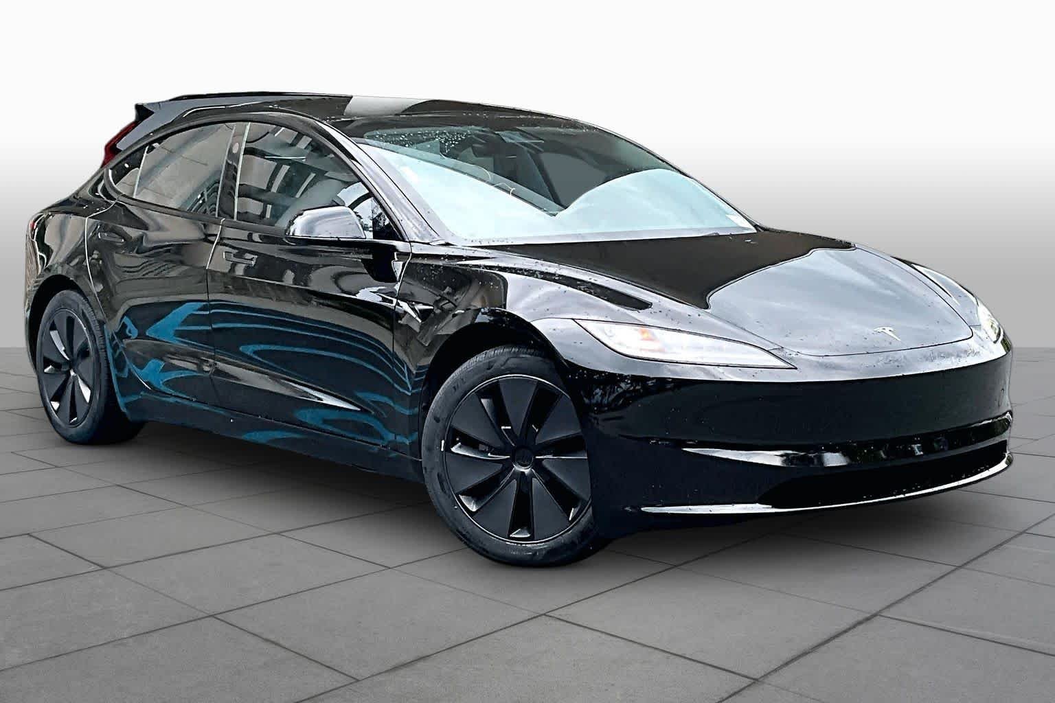 Used 2025  Tesla Long Range image 3