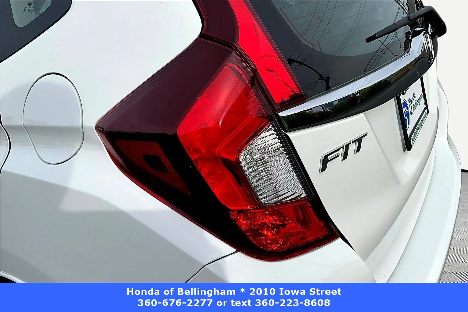 Used 2018 White Honda EX image 20