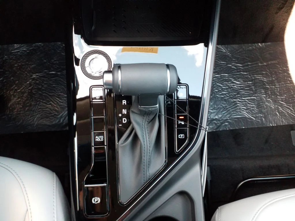 2025 Kia Niro EX - Photo 17