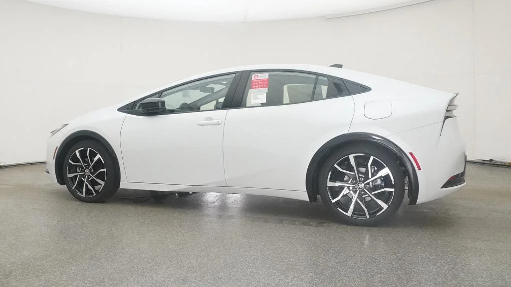 New 2026 Wind Chill Pearl Toyota XSE Premium image 33