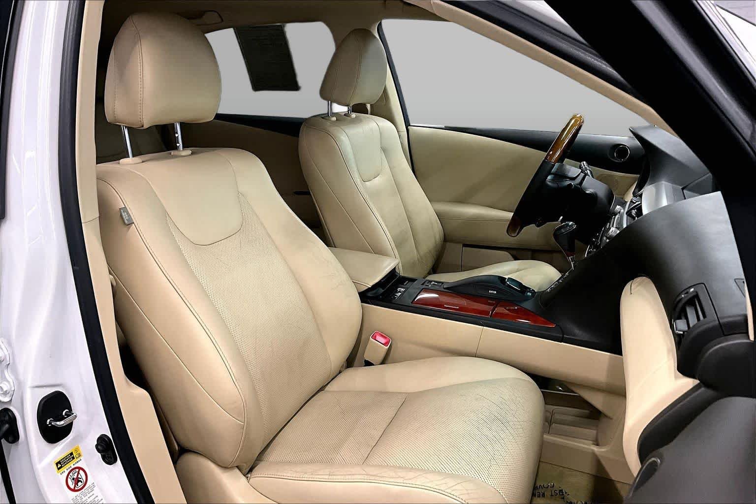 Used 2010 Starfire Pearl Lexus  image 8