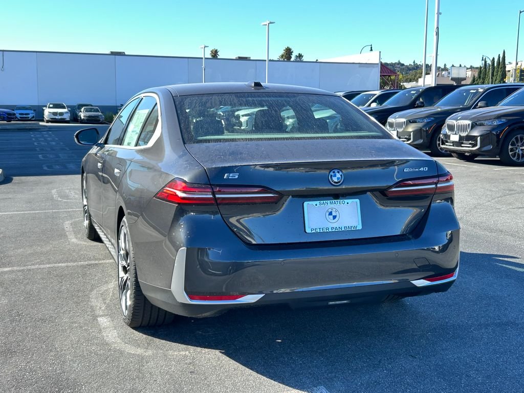 New 2027 Dark Graphite Metallic BMW eDrive40 image 3