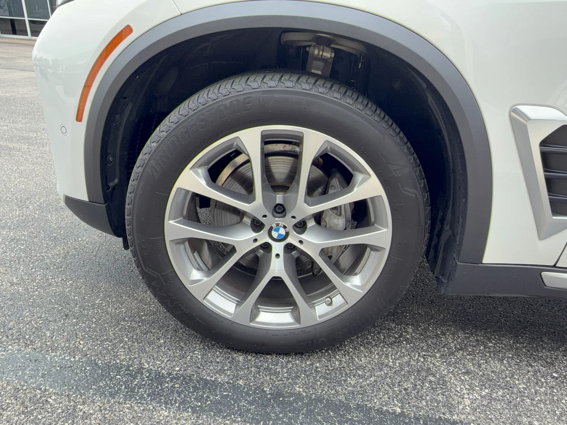 Certified Used 2024 Alpine White BMW xDrive40i image 29