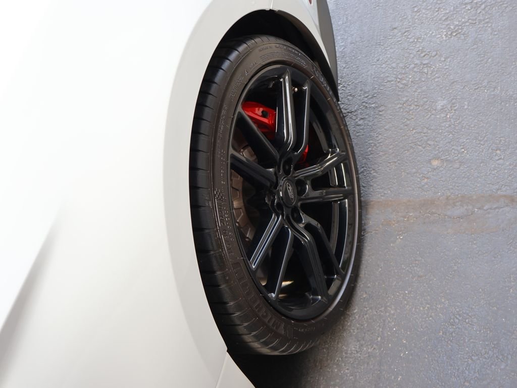 Used 2022 Oxford White Ford Shelby GT500 image 40