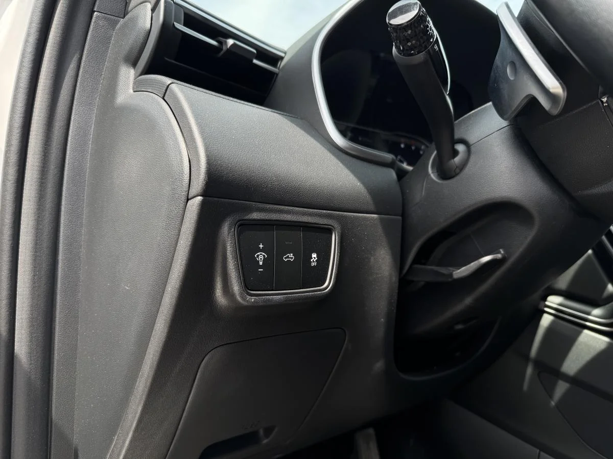 Used 2024 White Hyundai Preferred image 13